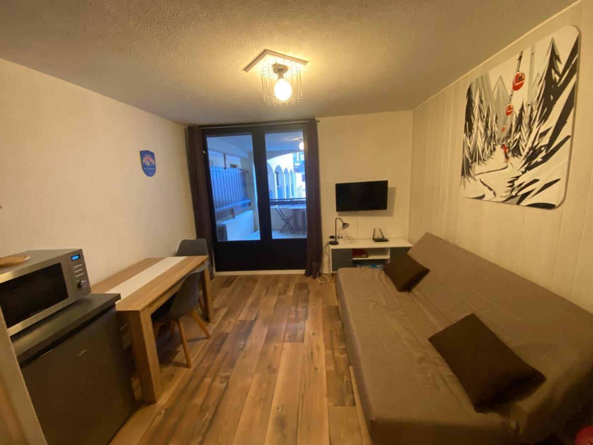 Poutran 2, Studio 4 Personnes Au Pied Des Pistes Avec Grande Terrasse Oz Kültér fotó